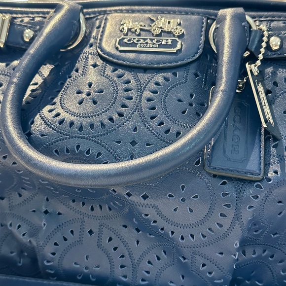 Coach - Picture 11 of 12